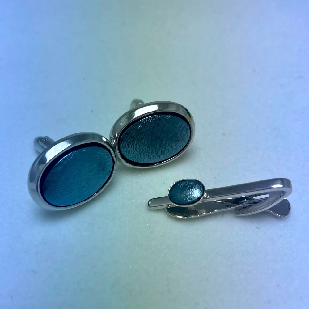 Vintage Mens Cufflink and Tie Bar Set